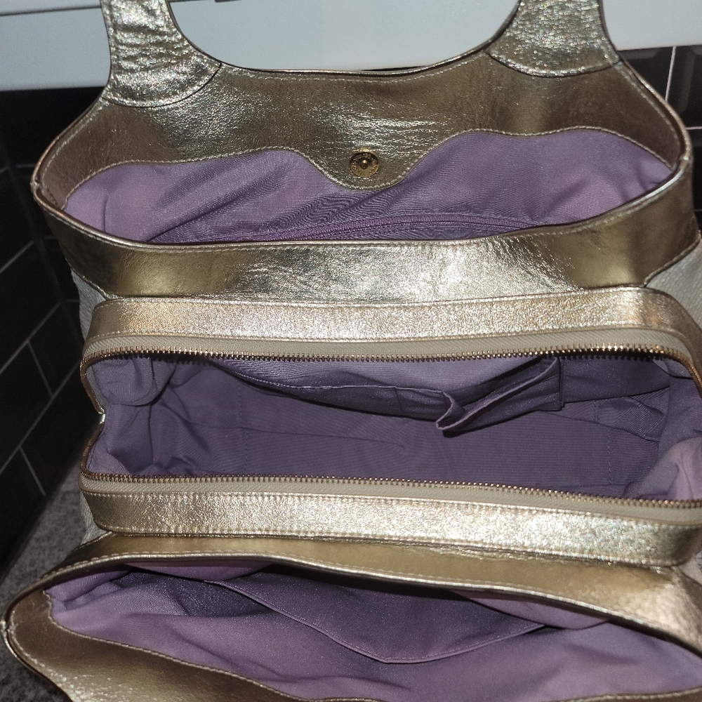 Handbag - Picture 3 of 9